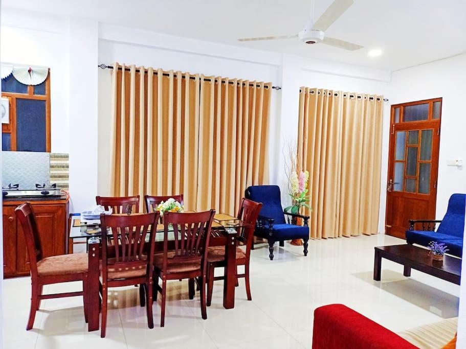 Saru Holiday Apartment - Upto 6 Guests Kandy Buitenkant foto