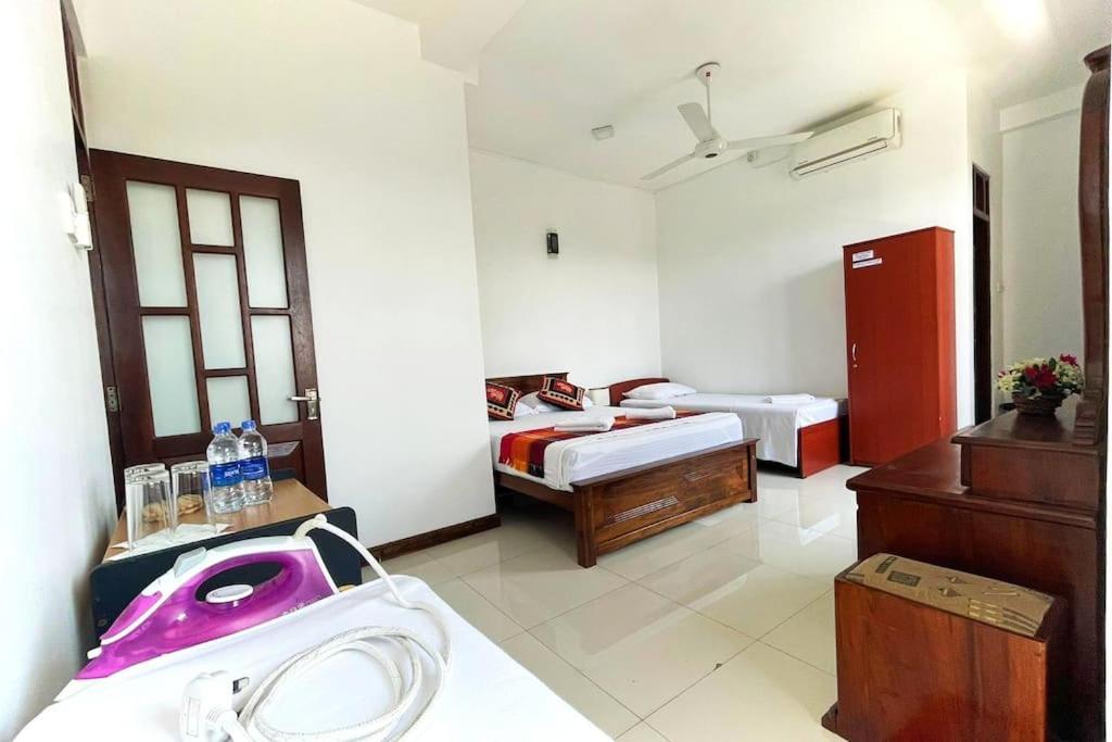Saru Holiday Apartment - Upto 6 Guests Kandy Buitenkant foto