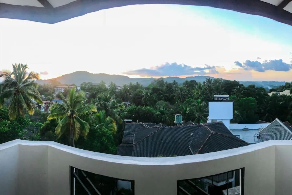 Saru Holiday Apartment - Upto 6 Guests Kandy Buitenkant foto