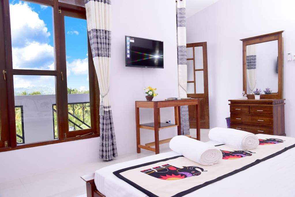 Saru Holiday Apartment - Upto 6 Guests Kandy Buitenkant foto