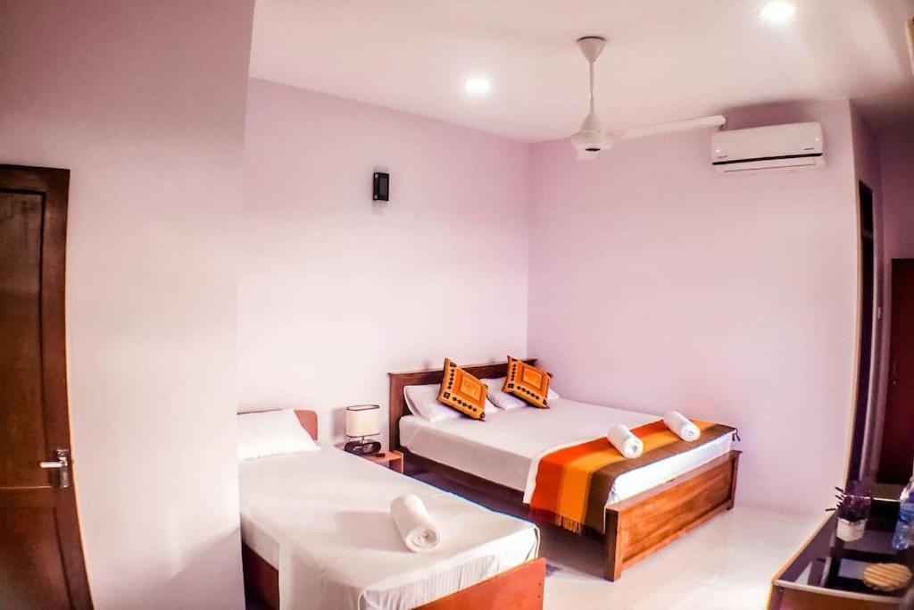 Saru Holiday Apartment - Upto 6 Guests Kandy Buitenkant foto