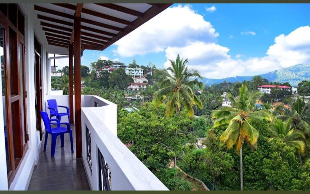Saru Holiday Apartment - Upto 6 Guests Kandy Buitenkant foto