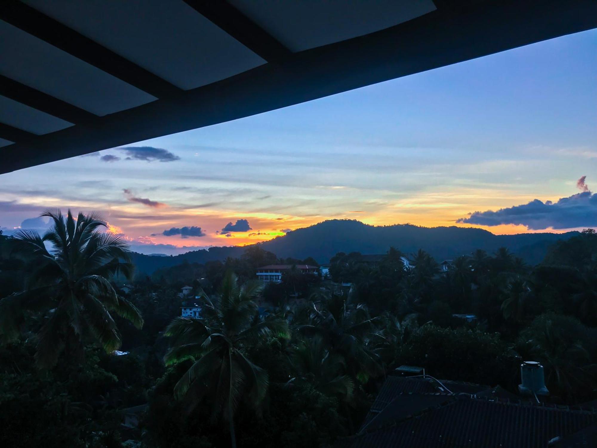 Saru Holiday Apartment - Upto 6 Guests Kandy Buitenkant foto