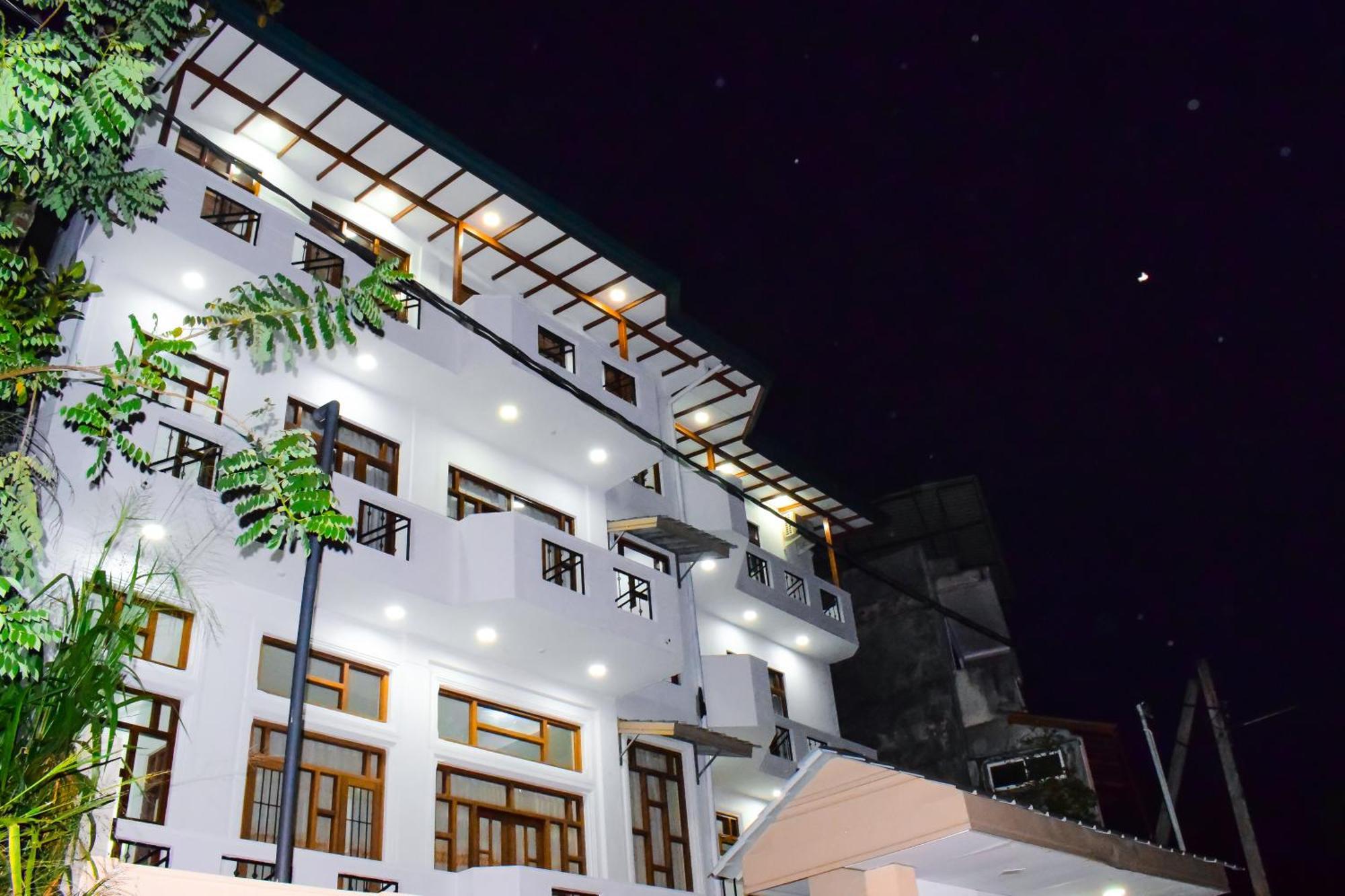Saru Holiday Apartment - Upto 6 Guests Kandy Buitenkant foto