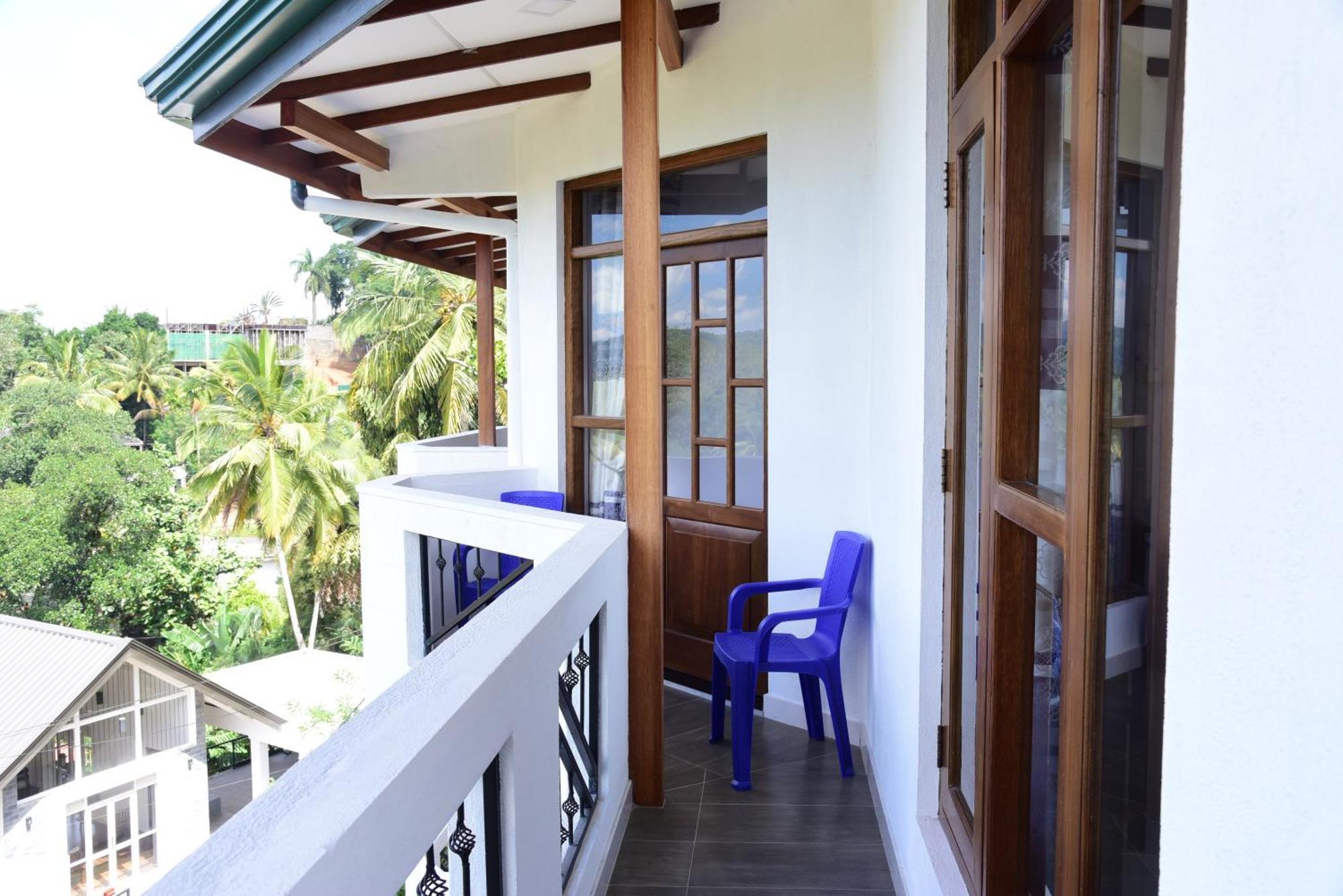 Saru Holiday Apartment - Upto 6 Guests Kandy Buitenkant foto