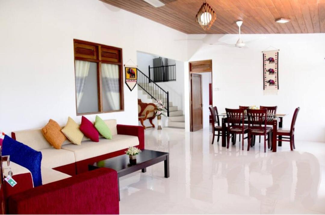Saru Holiday Apartment - Upto 6 Guests Kandy Buitenkant foto