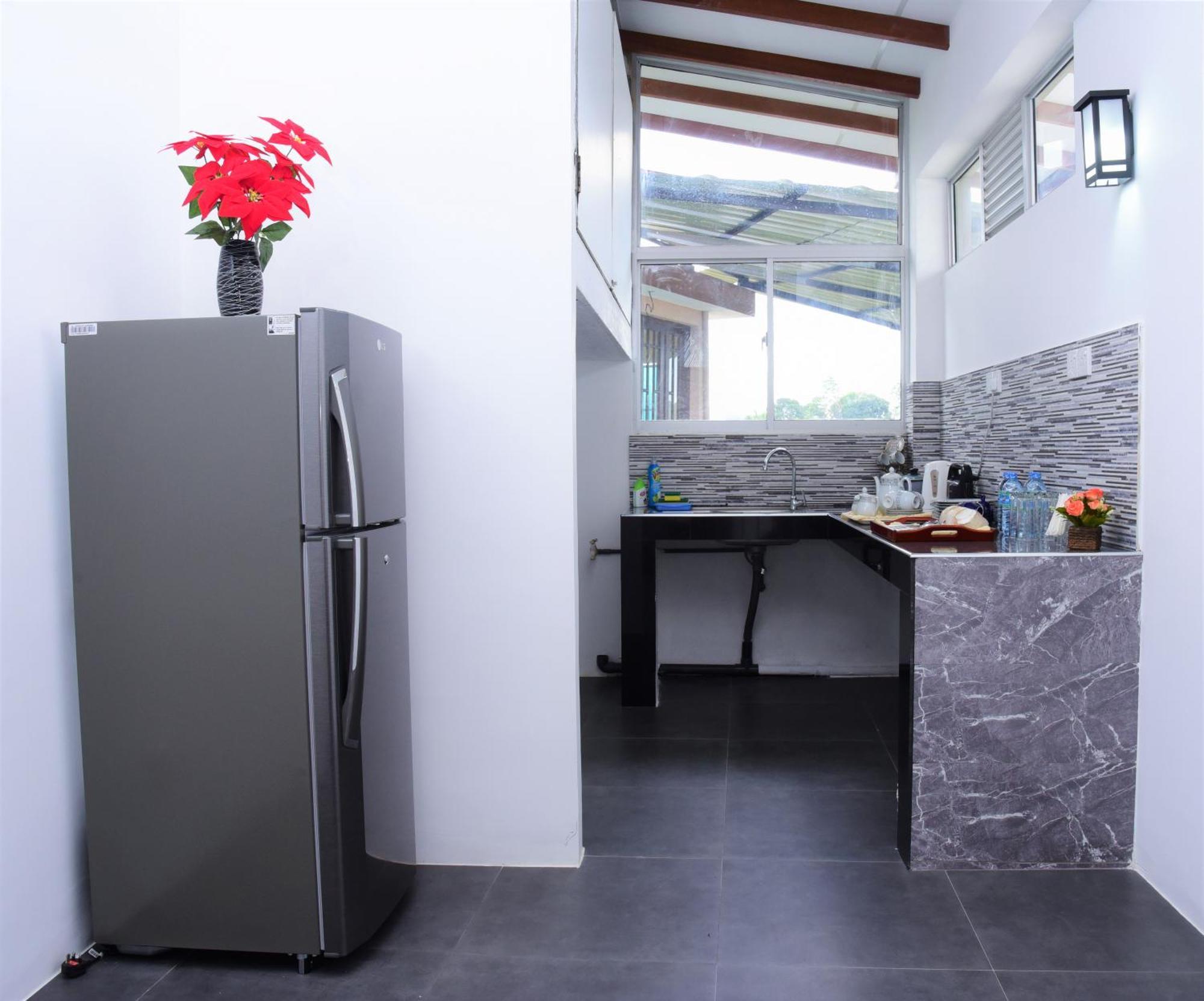 Saru Holiday Apartment - Upto 6 Guests Kandy Buitenkant foto