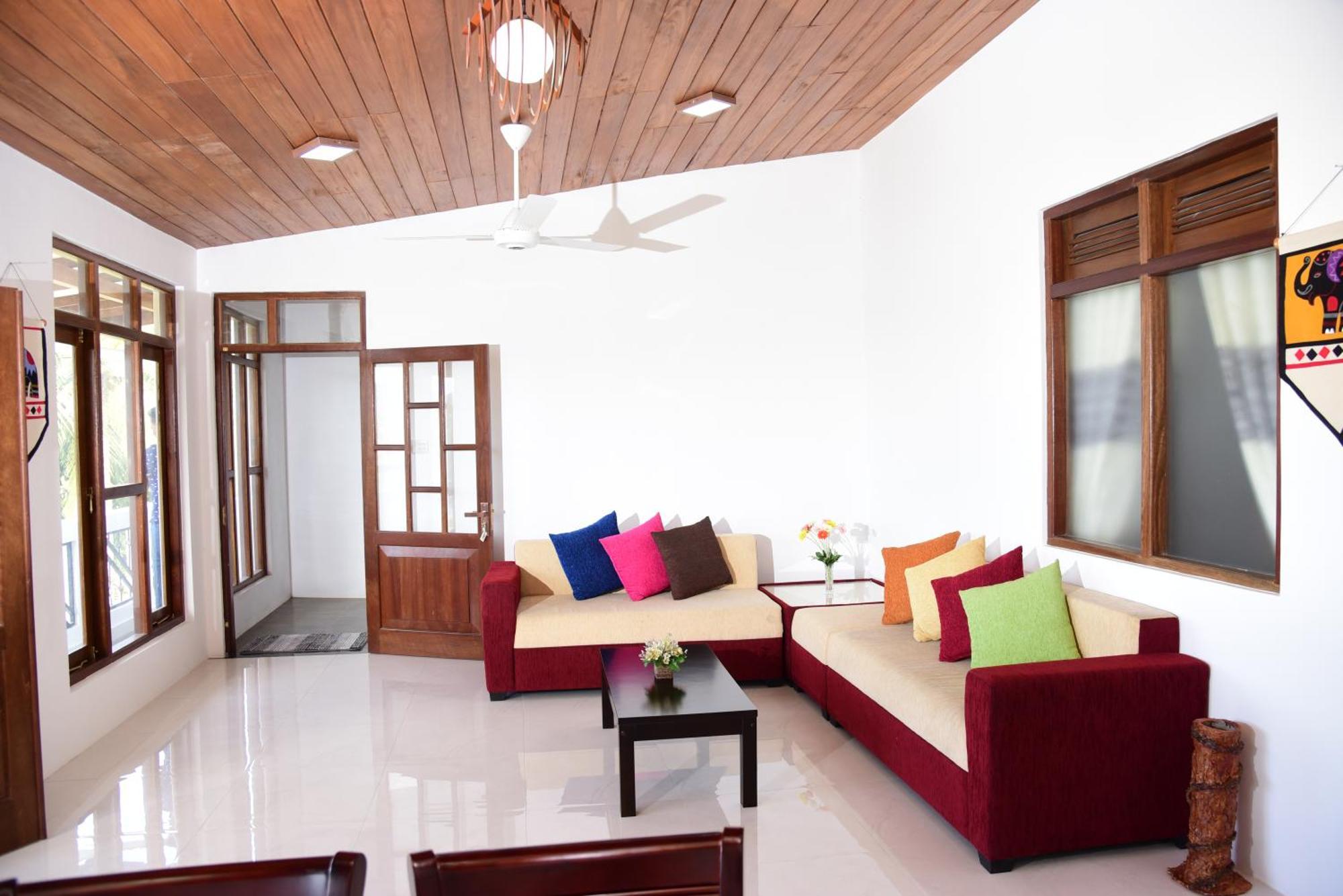 Saru Holiday Apartment - Upto 6 Guests Kandy Buitenkant foto